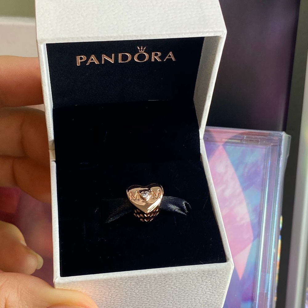 Authentic Pandora charm new in box never used 🙀🚨